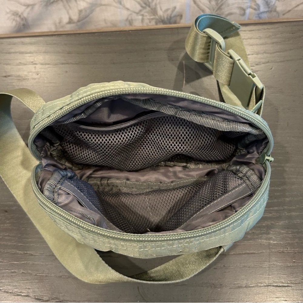 GAIAM Yoga Green Fanny Pack Belt Bag - Picture 10 of 11